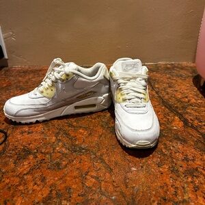White Nike air max 90’s